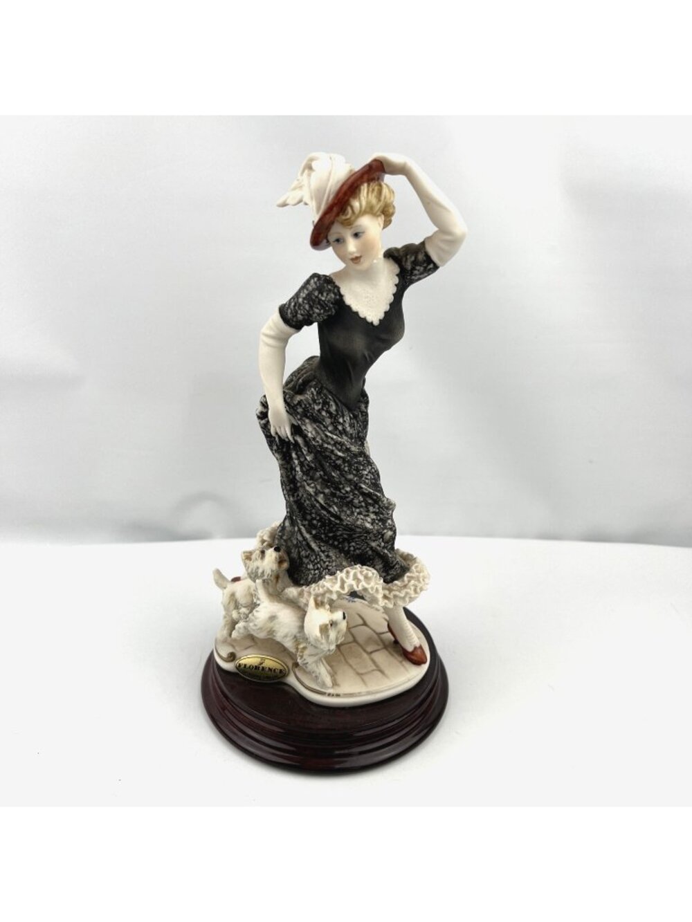 Florence Giuseppe Armani Why Me Girl And Dogs 0162C Made in Italy Figurine Lady